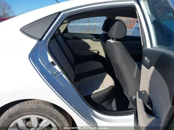 3KPC24A33KE056922 2019 HYUNDAI ACCENT - Image 8