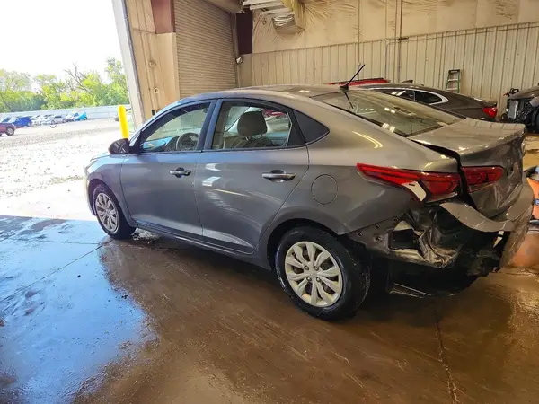 3KPC24A33KE061893 2019 HYUNDAI ACCENT - Image 2
