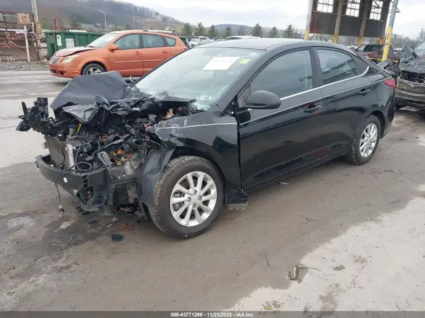 3KPC24A33KE066107 2019 HYUNDAI ACCENT - Image 2