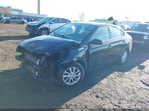 3KPC24A33KE066902 2019 HYUNDAI ACCENT - Image 2