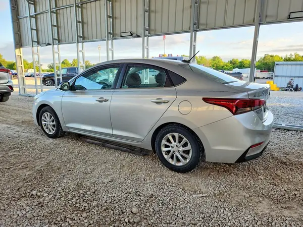 3KPC24A33KE067581 2019 HYUNDAI ACCENT - Image 2