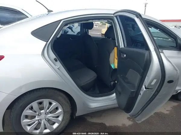 3KPC24A33KE073607 2019 HYUNDAI ACCENT - Image 8