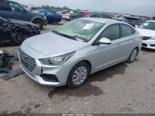 3KPC24A33KE073722 2019 HYUNDAI ACCENT - Image 2