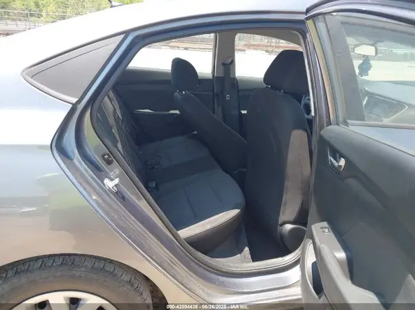3KPC24A33KE087104 2019 HYUNDAI ACCENT - Image 8