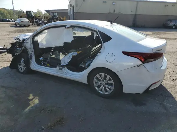 3KPC24A34JE006786 2018 HYUNDAI ACCENT - Image 2