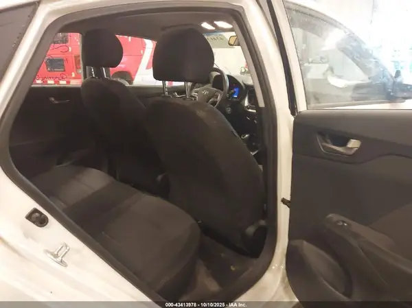 3KPC24A34JE010059 2018 HYUNDAI ACCENT - Image 8