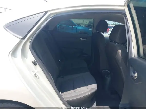 3KPC24A34JE012829 2018 HYUNDAI ACCENT - Image 8