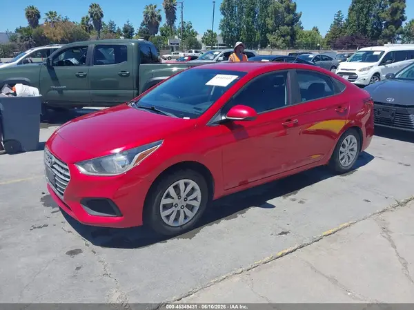3KPC24A34JE013673 2018 HYUNDAI ACCENT - Image 2