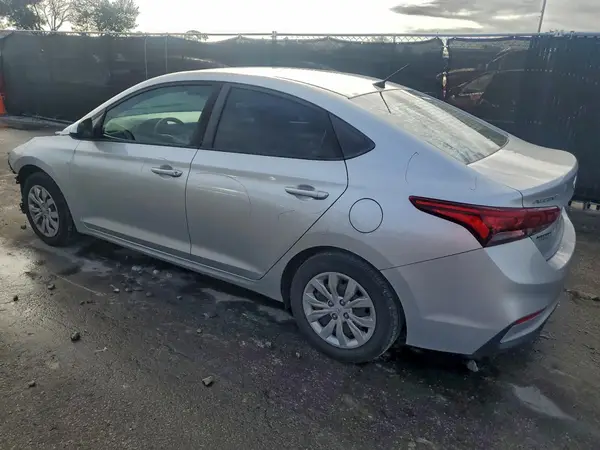 3KPC24A34JE014788 2018 HYUNDAI ACCENT - Image 2