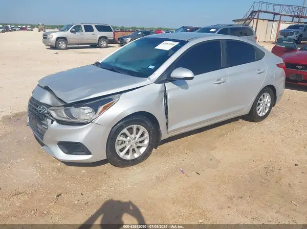 3KPC24A34JE017478 2018 HYUNDAI ACCENT - Image 2