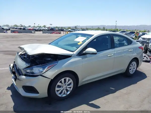 3KPC24A34JE018565 2018 HYUNDAI ACCENT - Image 2