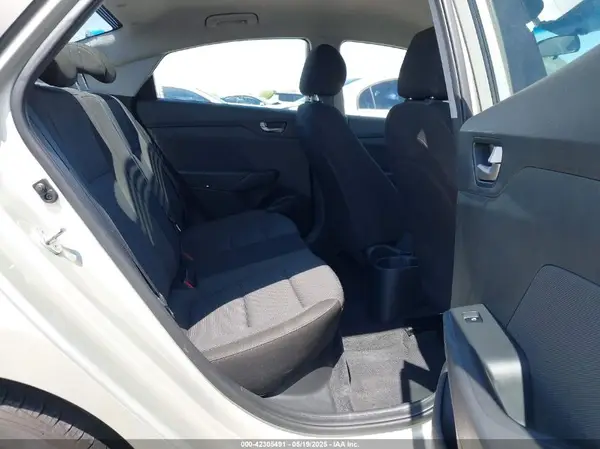 3KPC24A34JE018565 2018 HYUNDAI ACCENT - Image 8