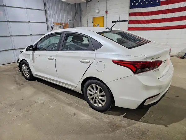 3KPC24A34JE022115 2018 HYUNDAI ACCENT - Image 2