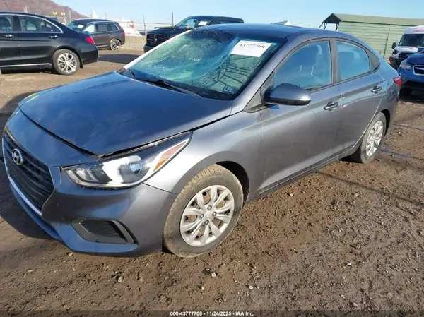 3KPC24A34JE022566 2018 HYUNDAI ACCENT - Image 2
