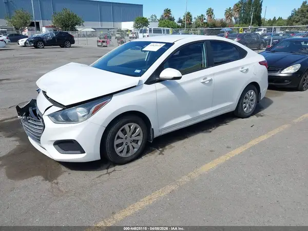 3KPC24A34JE023801 2018 HYUNDAI ACCENT - Image 2
