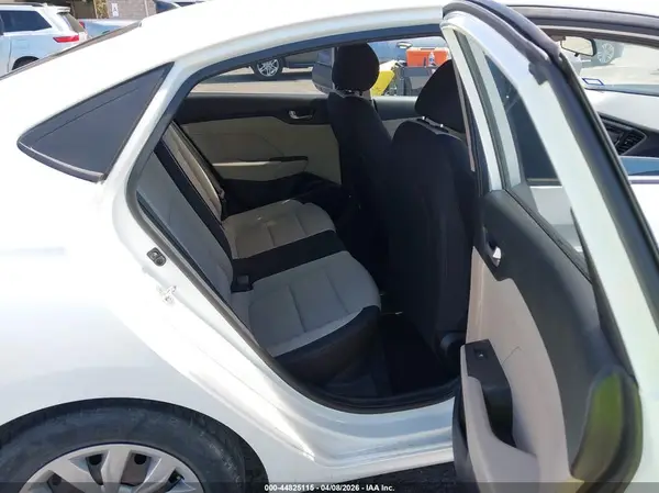 3KPC24A34JE023801 2018 HYUNDAI ACCENT - Image 8