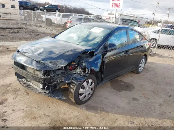 3KPC24A34JE025385 2018 HYUNDAI ACCENT - Image 2