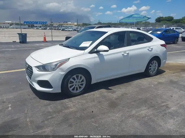 3KPC24A34JE025533 2018 HYUNDAI ACCENT - Image 2