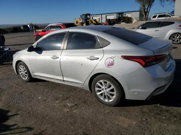 3KPC24A34JE025886 2018 HYUNDAI ACCENT - Image 2