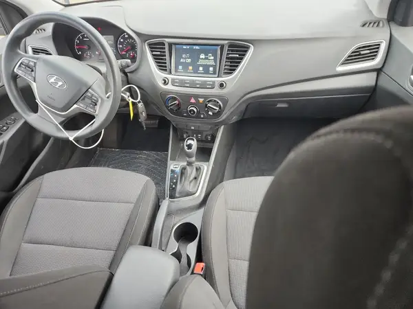 3KPC24A34JE031705 2018 HYUNDAI ACCENT - Image 8
