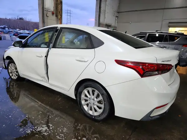 3KPC24A34JE034877 2018 HYUNDAI ACCENT - Image 2
