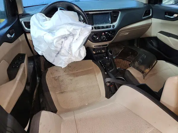 3KPC24A34JE034877 2018 HYUNDAI ACCENT - Image 8