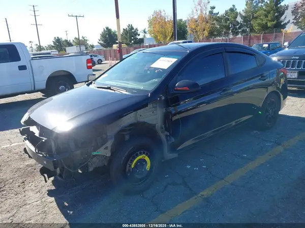 3KPC24A34JE035253 2018 HYUNDAI ACCENT - Image 2