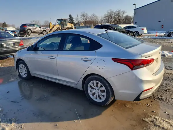 3KPC24A34KE058078 2019 HYUNDAI ACCENT - Image 2