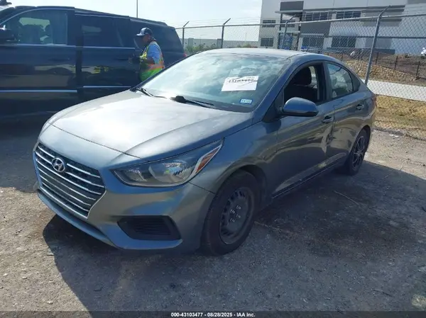 3KPC24A34KE064902 2019 HYUNDAI ACCENT - Image 2