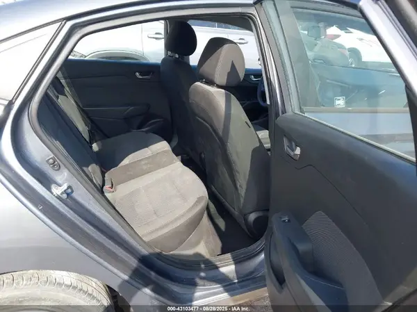 3KPC24A34KE064902 2019 HYUNDAI ACCENT - Image 8