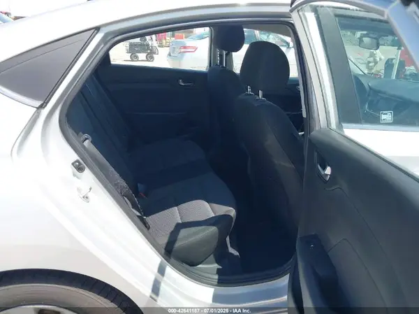3KPC24A34KE065953 2019 HYUNDAI ACCENT - Image 8