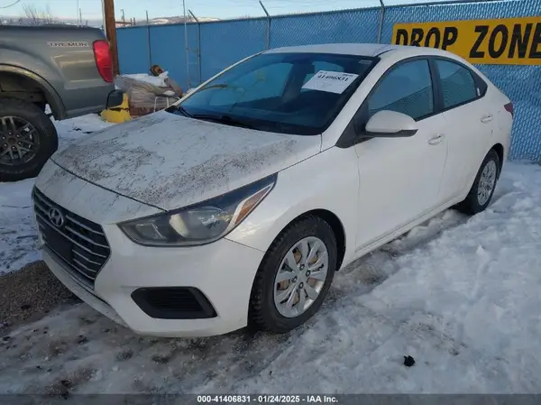 3KPC24A34KE076693 2019 HYUNDAI ACCENT - Image 2