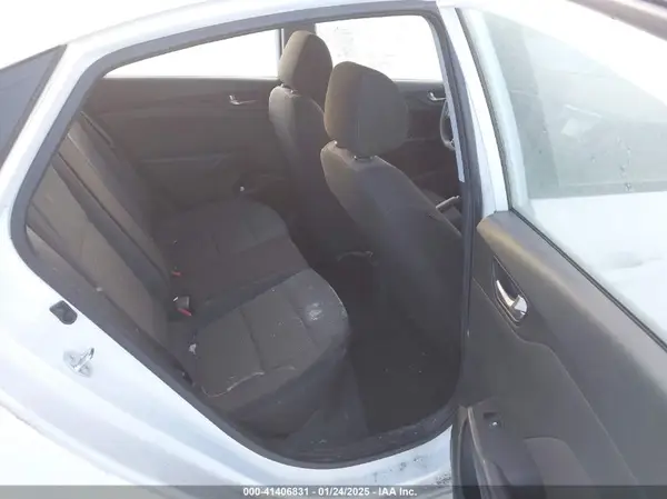 3KPC24A34KE076693 2019 HYUNDAI ACCENT - Image 8