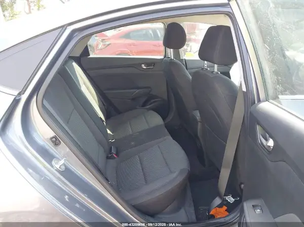 3KPC24A34KE077052 2019 HYUNDAI ACCENT - Image 8