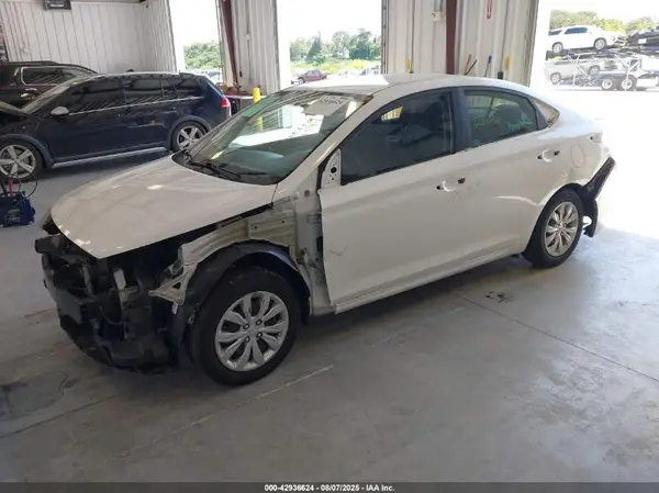 3KPC24A34KE077259 2019 HYUNDAI ACCENT - Image 2