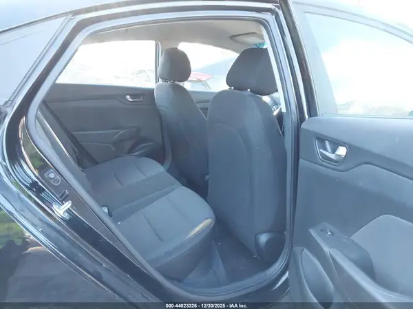 3KPC24A34KE077715 2019 HYUNDAI ACCENT - Image 8