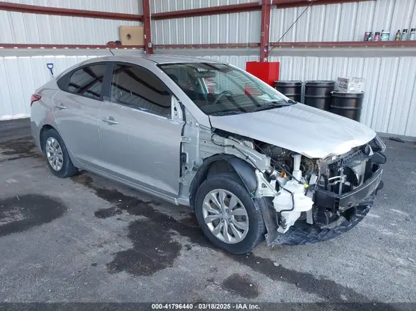 3KPC24A34KE088438 2019 HYUNDAI ACCENT - Image 1