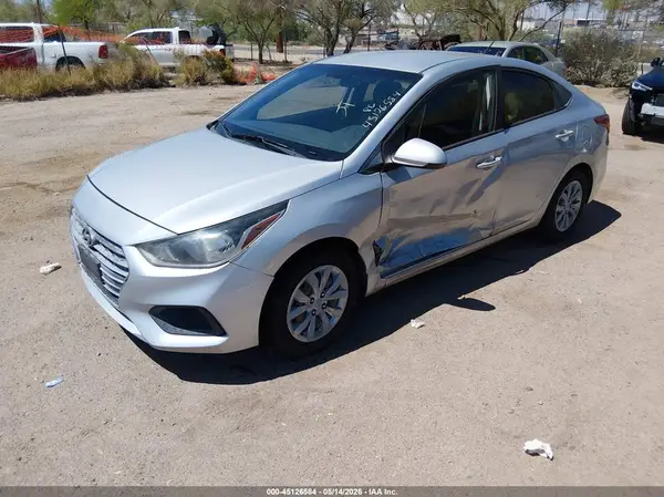 3KPC24A35JE005825 2018 HYUNDAI ACCENT - Image 2