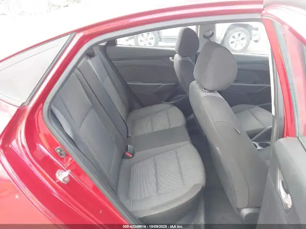 3KPC24A35JE014265 2018 HYUNDAI ACCENT - Image 8