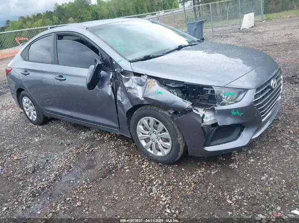 3KPC24A35JE015593 2018 HYUNDAI ACCENT - Image 1