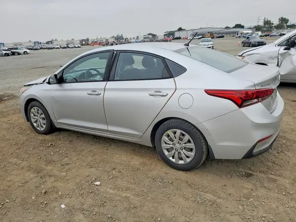 3KPC24A35JE017716 2018 HYUNDAI ACCENT - Image 2
