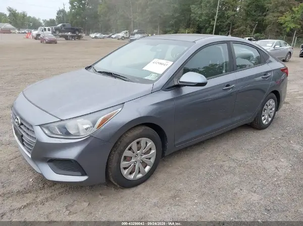 3KPC24A35JE018364 2018 HYUNDAI ACCENT - Image 2