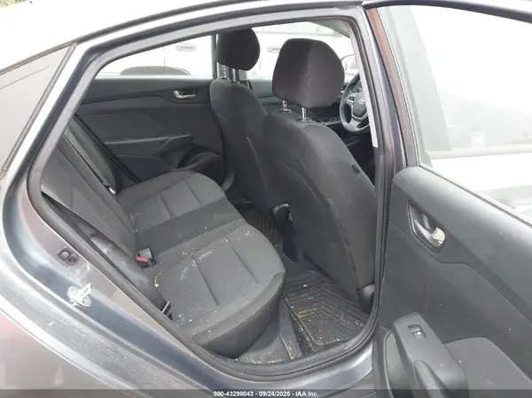 3KPC24A35JE018364 2018 HYUNDAI ACCENT - Image 8