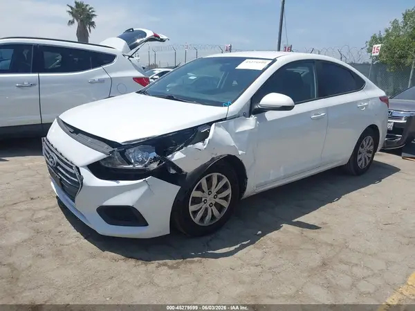 3KPC24A35JE018641 2018 HYUNDAI ACCENT - Image 2