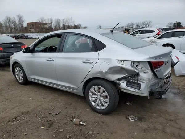 3KPC24A35JE018722 2018 HYUNDAI ACCENT - Image 2