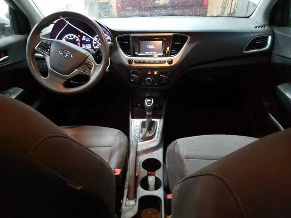 3KPC24A35JE020809 2018 HYUNDAI ACCENT - Image 8