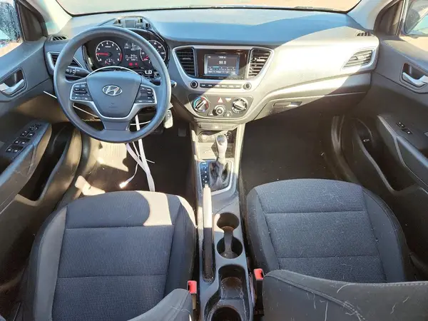 3KPC24A35JE025864 2018 HYUNDAI ACCENT - Image 8