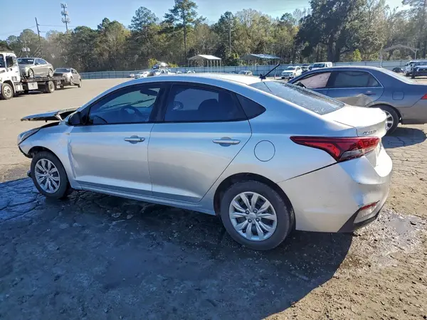 3KPC24A35JE028828 2018 HYUNDAI ACCENT - Image 2