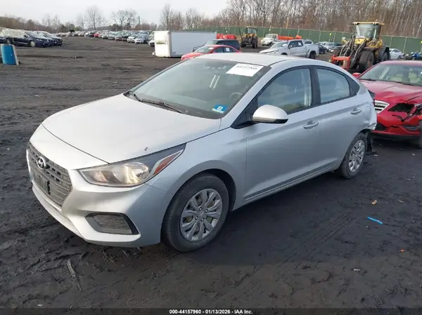 3KPC24A35JE028876 2018 HYUNDAI ACCENT - Image 2