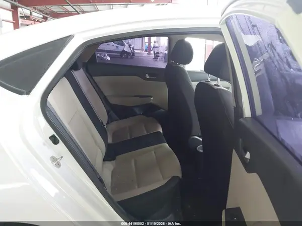 3KPC24A35JE030501 2018 HYUNDAI ACCENT - Image 8